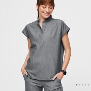 Figs Scrub Top Graphite Size M